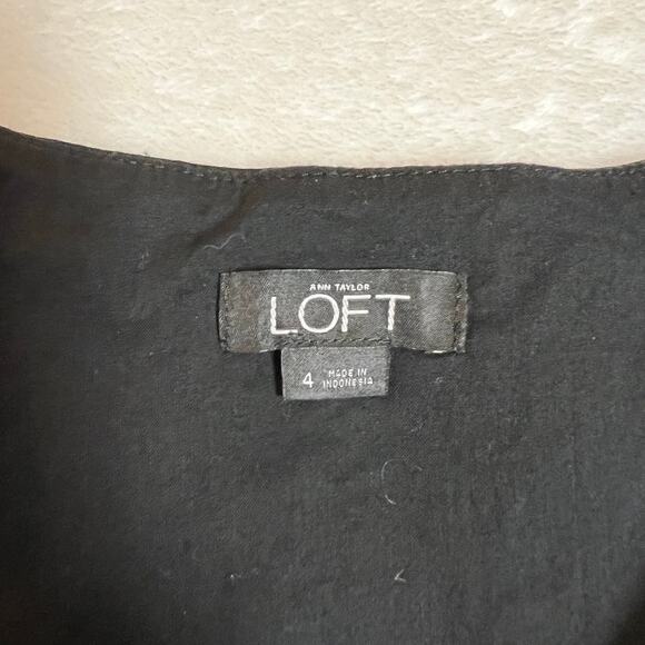 Ann Taylor LOFT Sleeveless V-Neck Surplice Romper Size 4 Neutral Minimalist - Picture 5 of 14